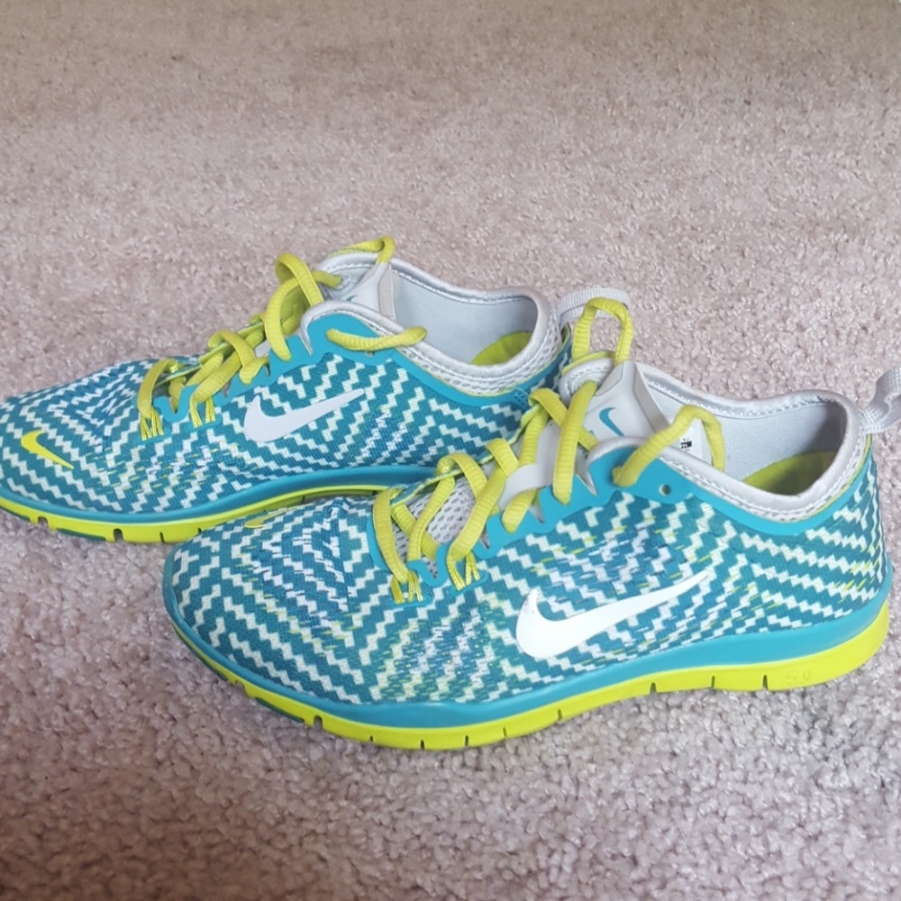 Shoes - Picture 3 of 8